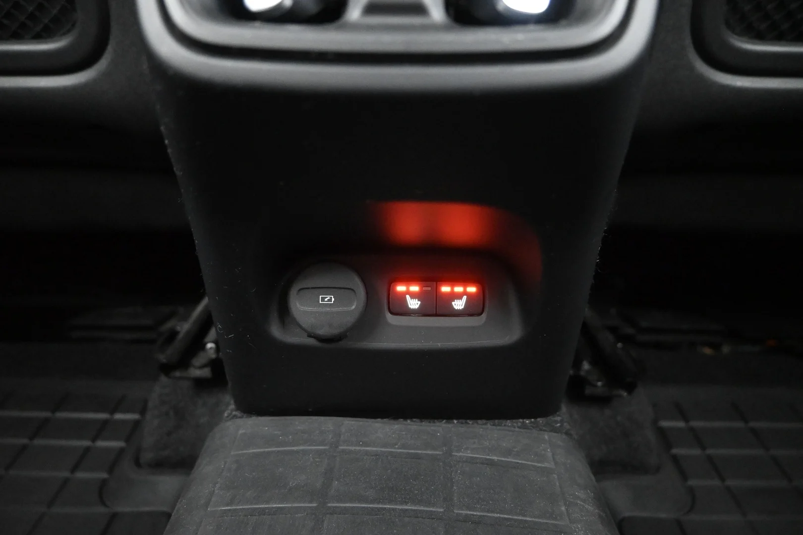 Car Image - zHftObuyakctUdL474V0j