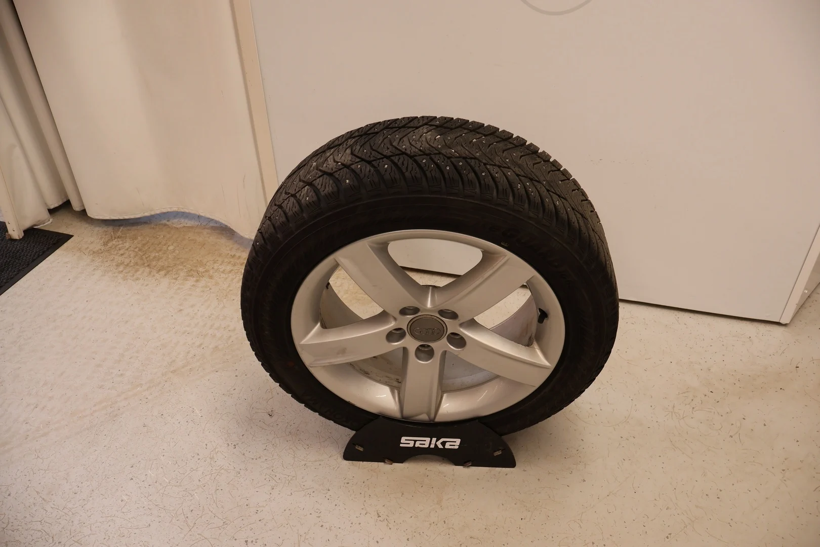 Car Image - 217MZKJgK0bGfAWVFMZItX
