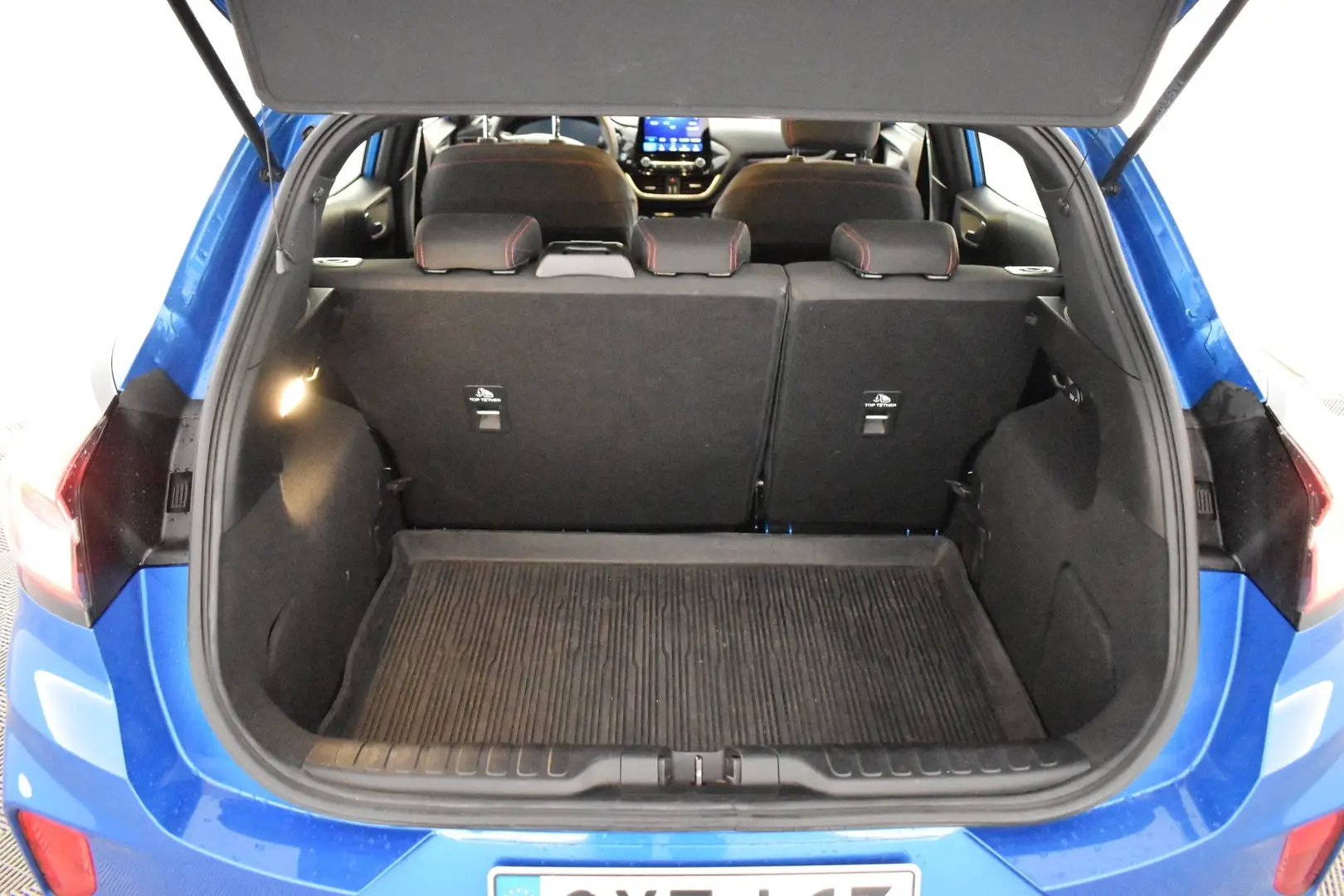 Car Image - ezs0Eua1xwmbHc881yPi6