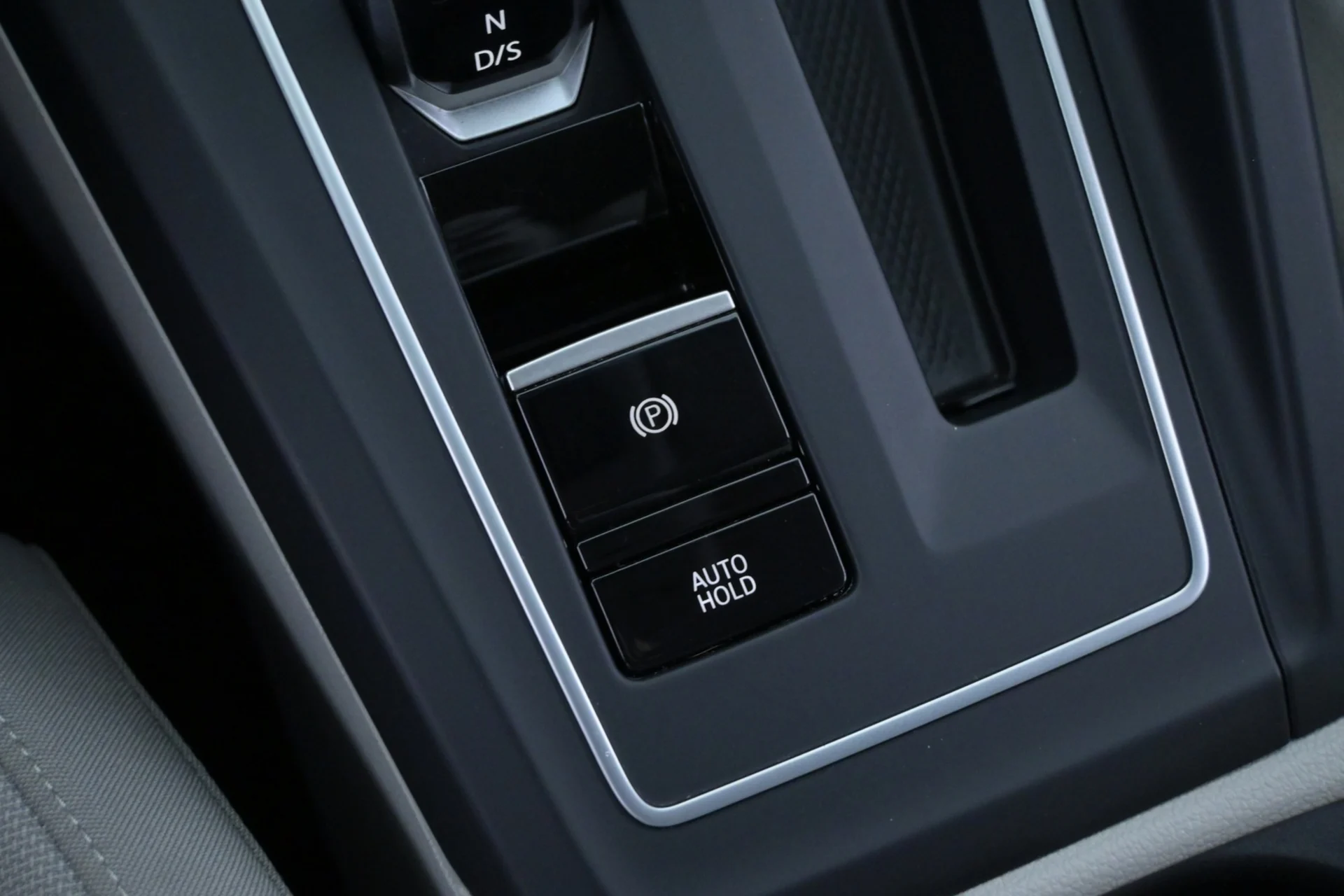 Car Image - 16uVDu3JnCeMyEd1AKSDve