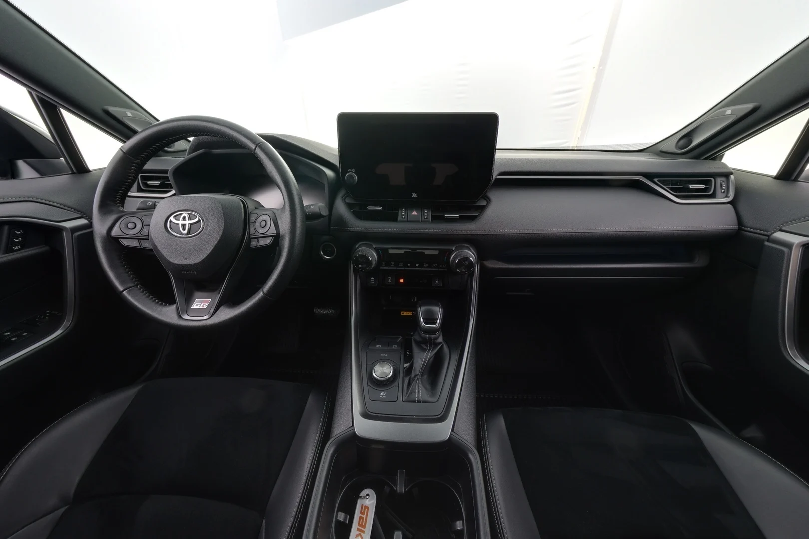 Car Image - O82hzfwIz2UhfSRkvs5rI