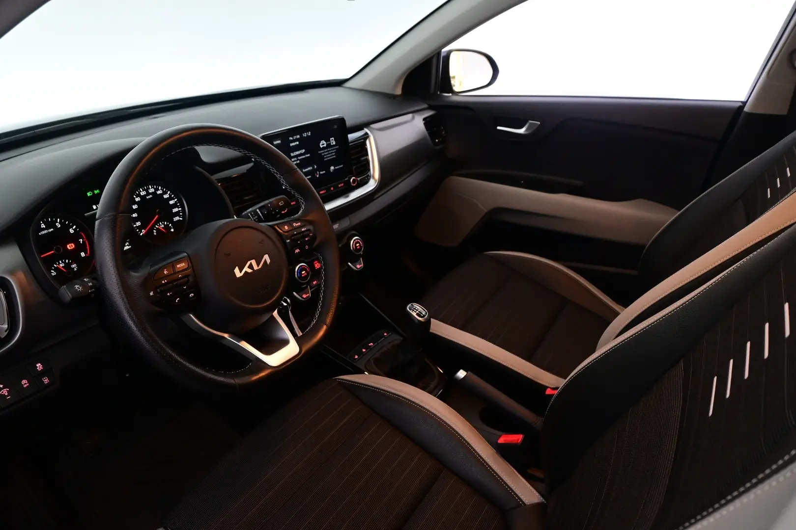 Car Image - 7wbJLCr8LBc0xv4eelHpNO