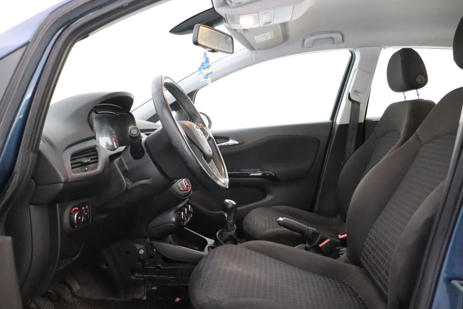 Car Image - 3D8P4cFbMTKtgvNBO8tri2