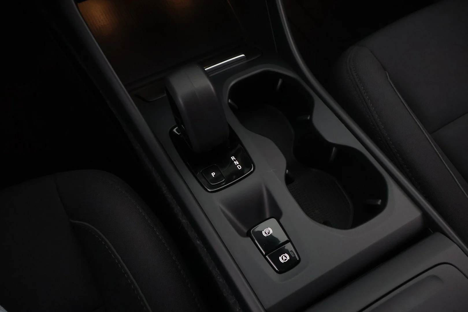 Car Image - 40dtQzLDzg7l5wRealjv08