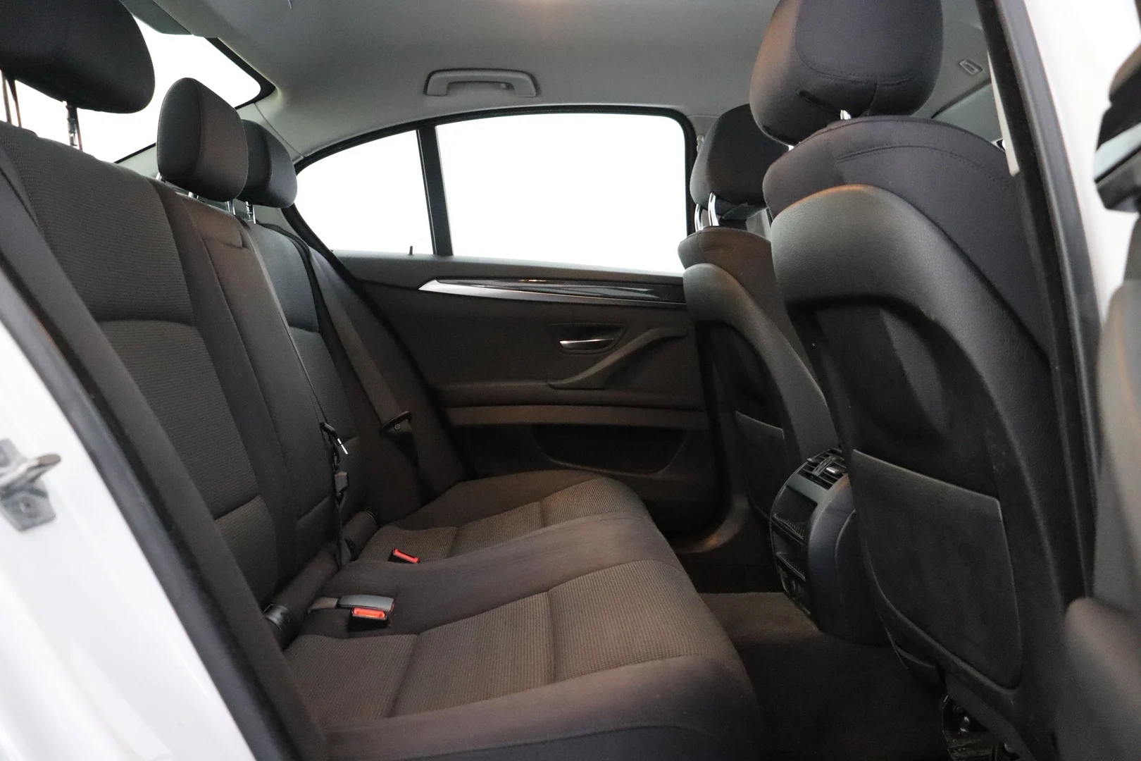 Car Image - 7LUTwJHigSJiHn3vPLKY35