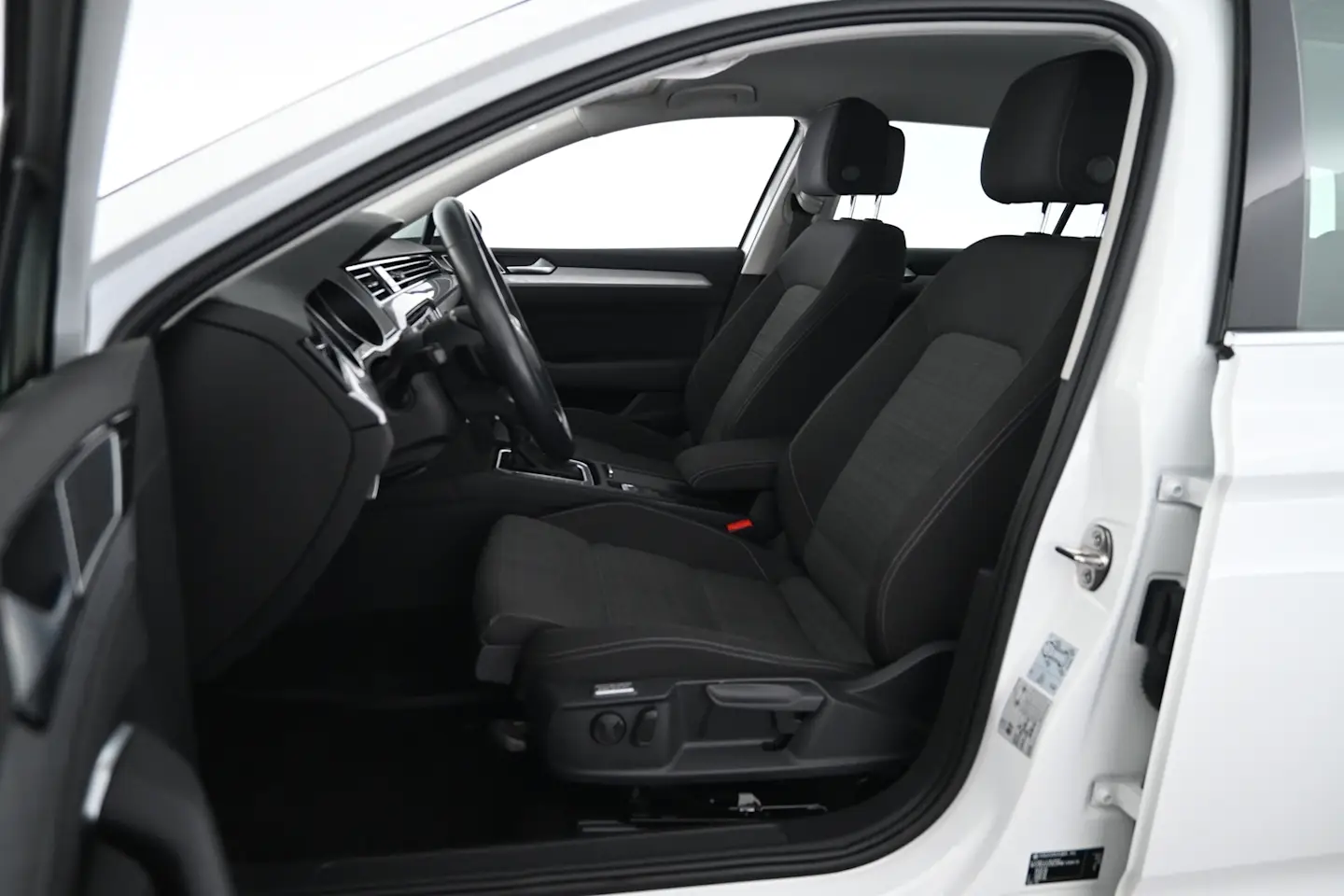 Car Image - 1hcZf78ZhIOQkmcQhp9ikS