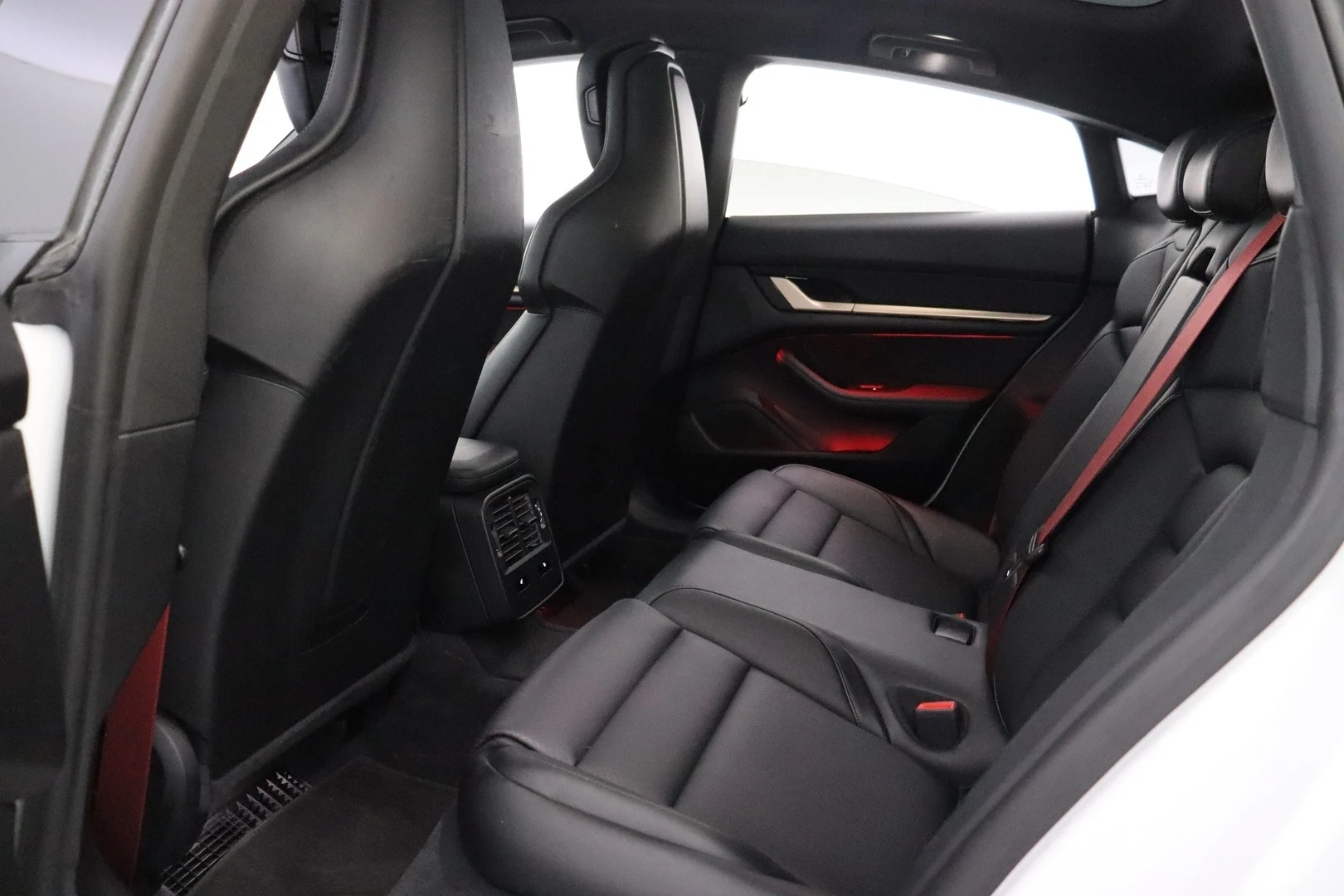 Car Image - 2JLo4MCZPJm0hz9Enlt2lf