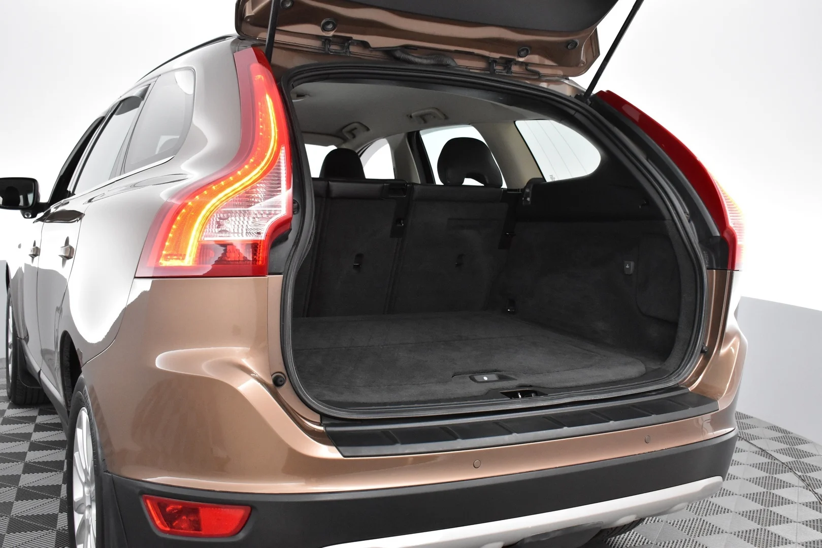 Car Image - 6yx4PC0leOzFzBO3UplpDW