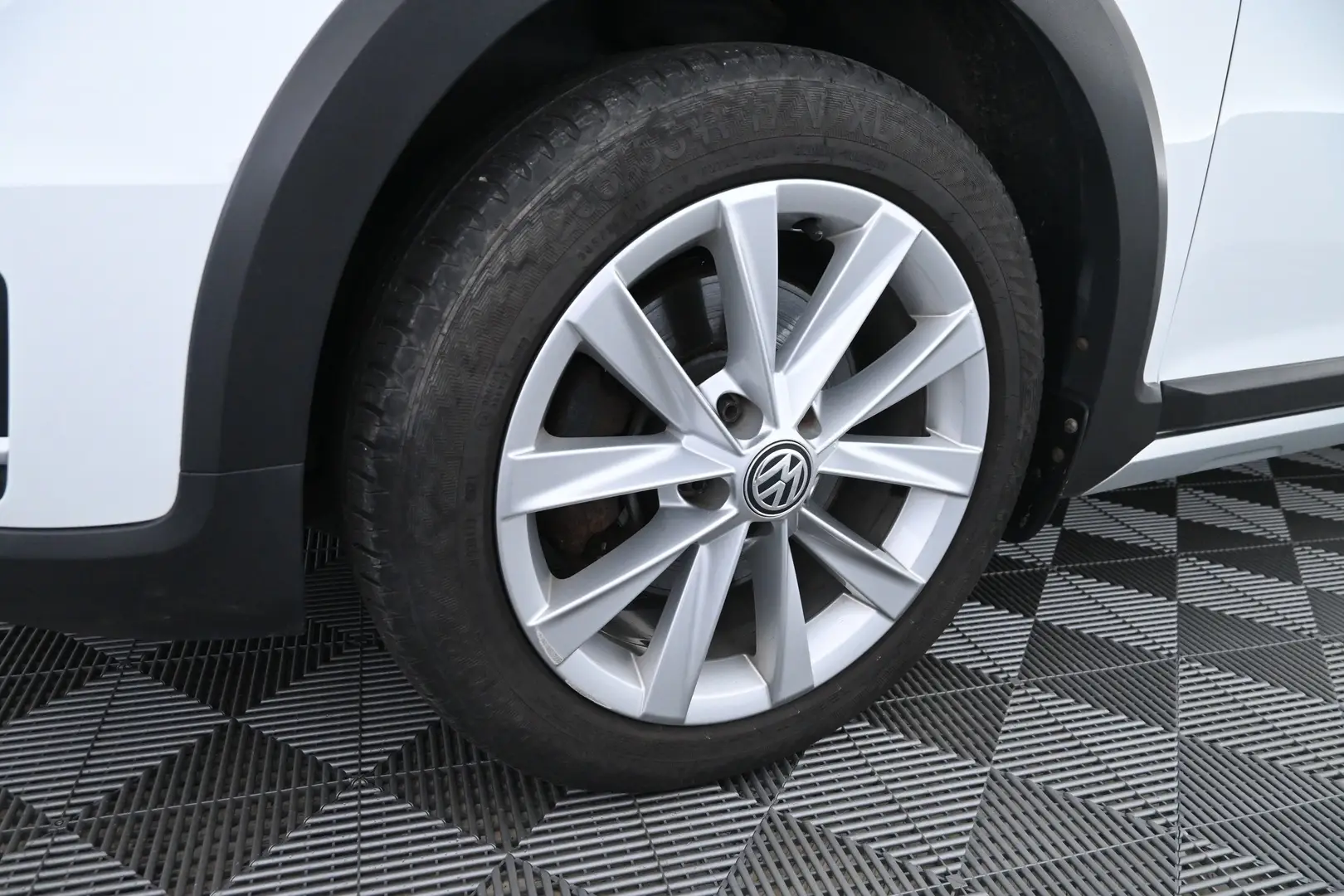 Car Image - 1qEvcjKuEgS4gkEwTjCNqj