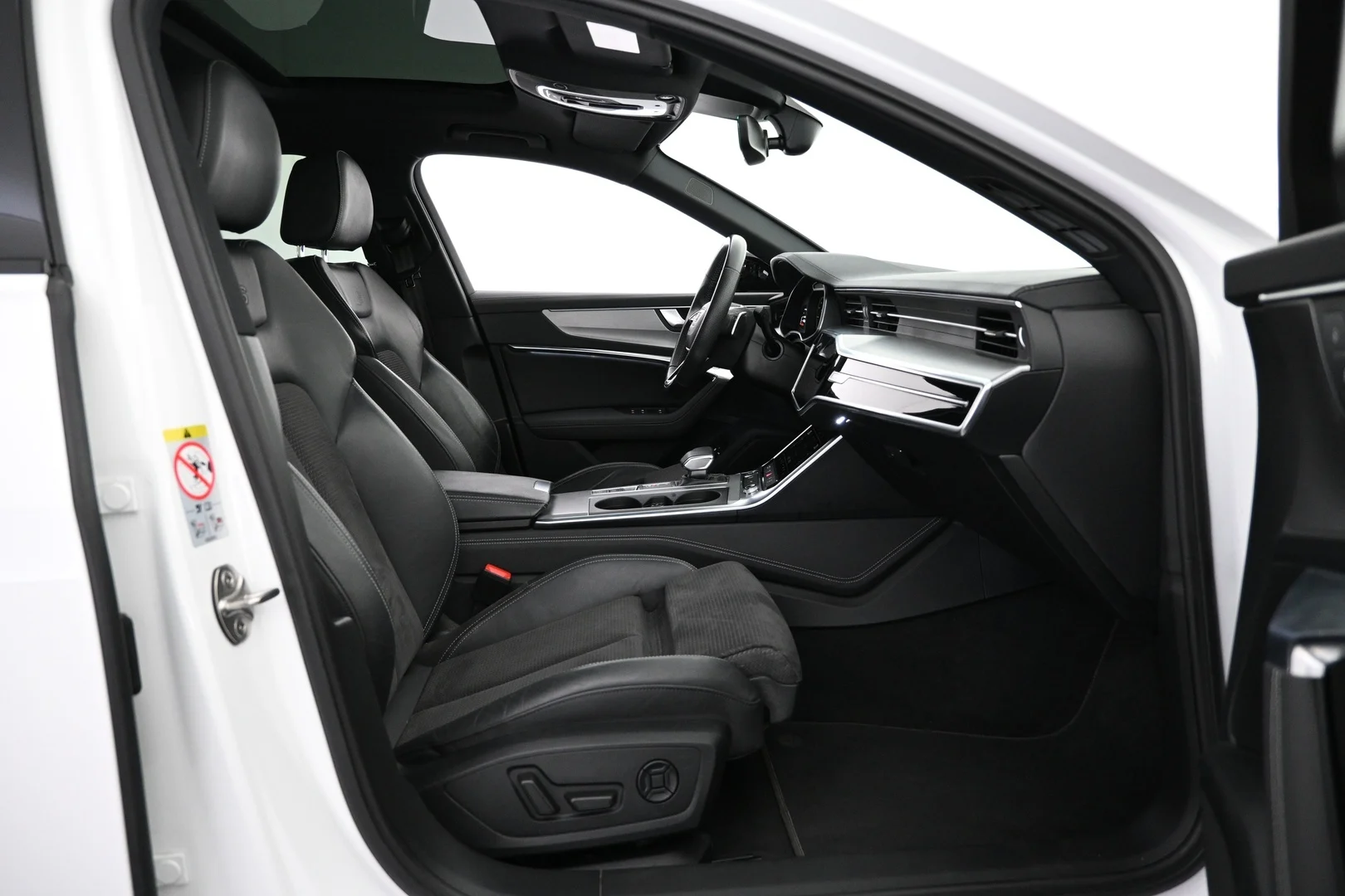 Car Image - 6foUfavXgjIg94HUxnKlIX