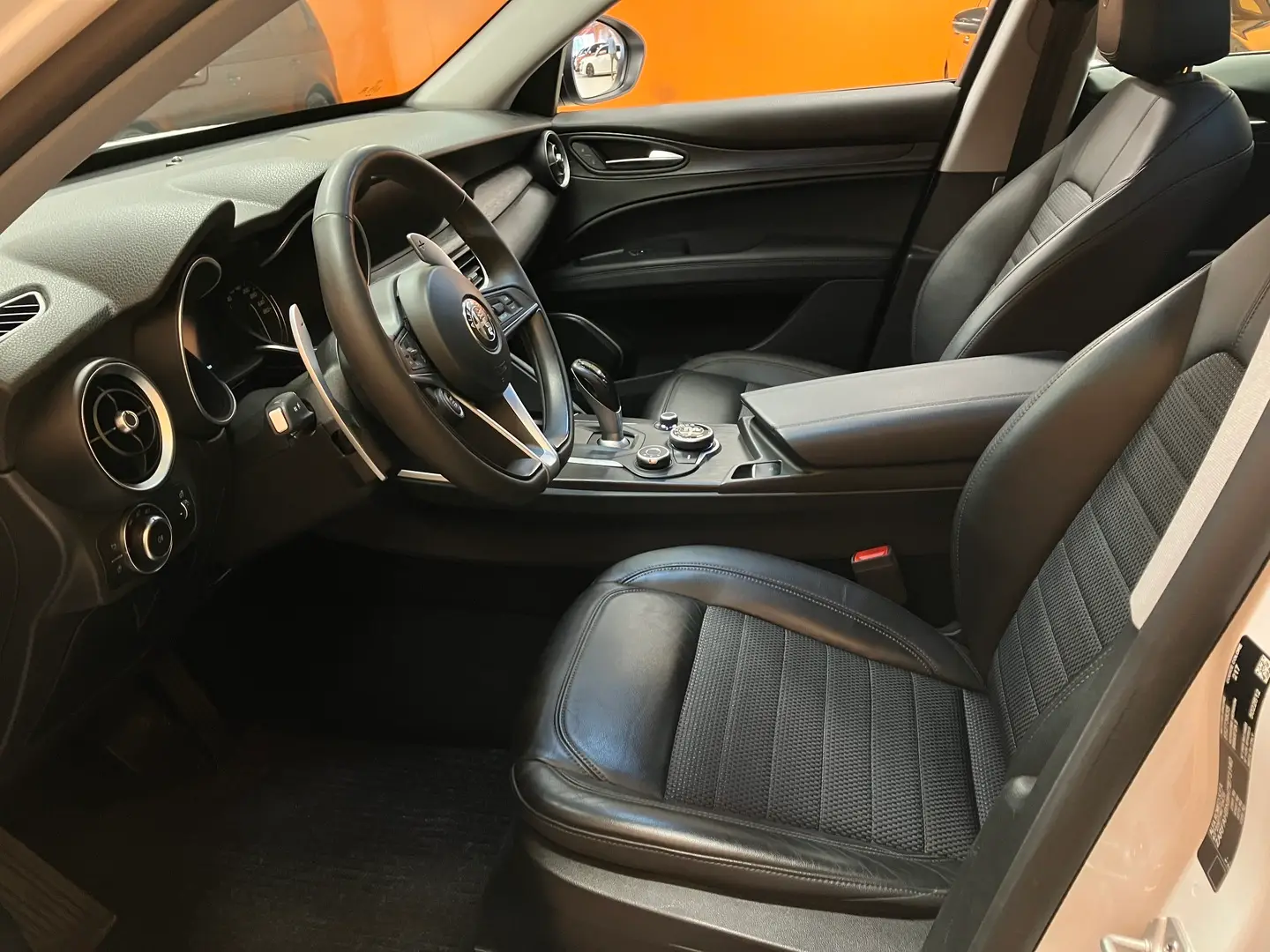 Car Image - 4Ge4Ri8XGkDMDgJoeSroFw