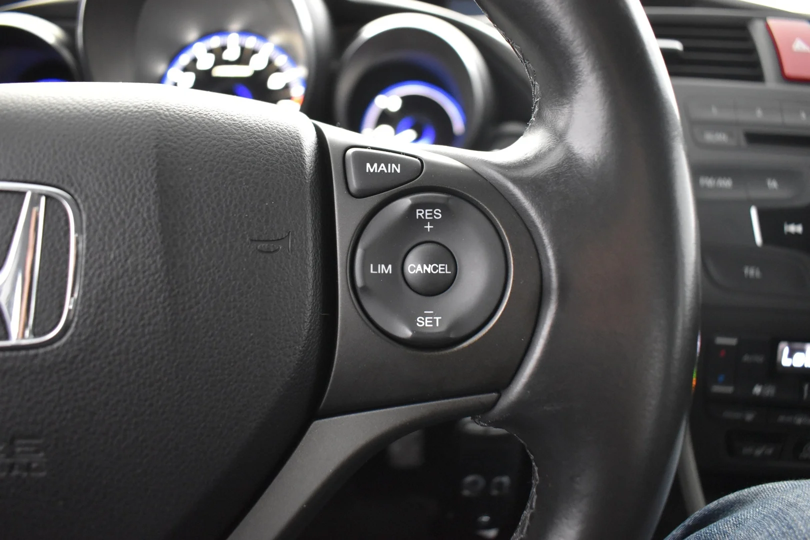 Car Image - 5q9vIcSYU0yEPUe4HpjXz8