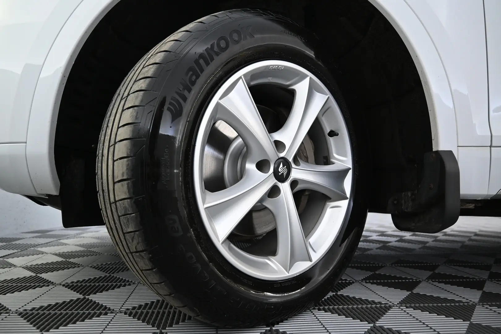 Car Image - 1nhCL3iWTeRETnCsgUteUU