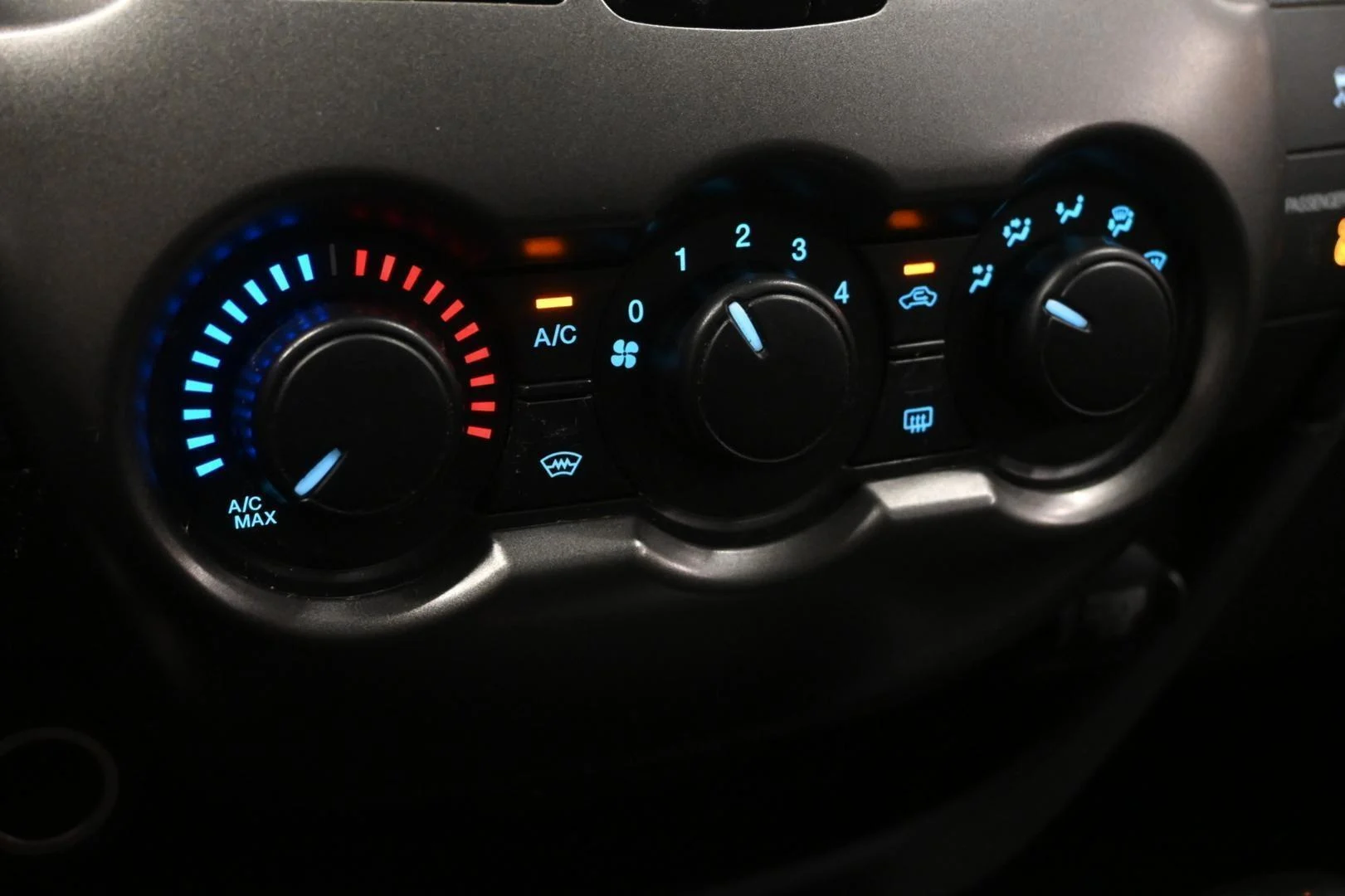 Car Image - 2qFN6lruA55YHqTQMPhTdb