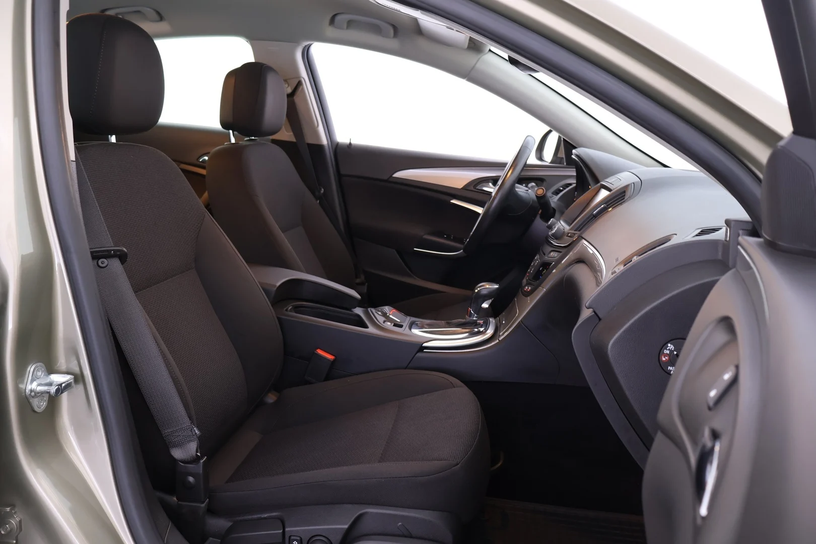 Car Image - TgYygCIlaNx2nQEeDM4bq