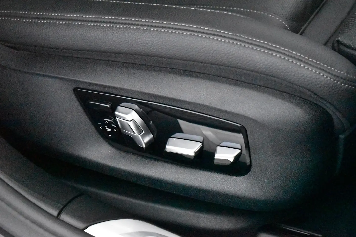Car Image - 285O0COuXGPKRl0BpYxDOH