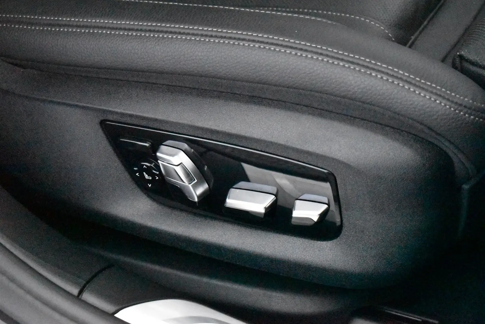 Car Image - 285O0COuXGPKRl0BpYxDOH
