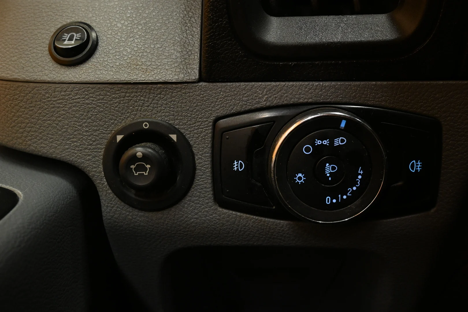Car Image - 2QSTHlYFLBeonwFFV2Heqm