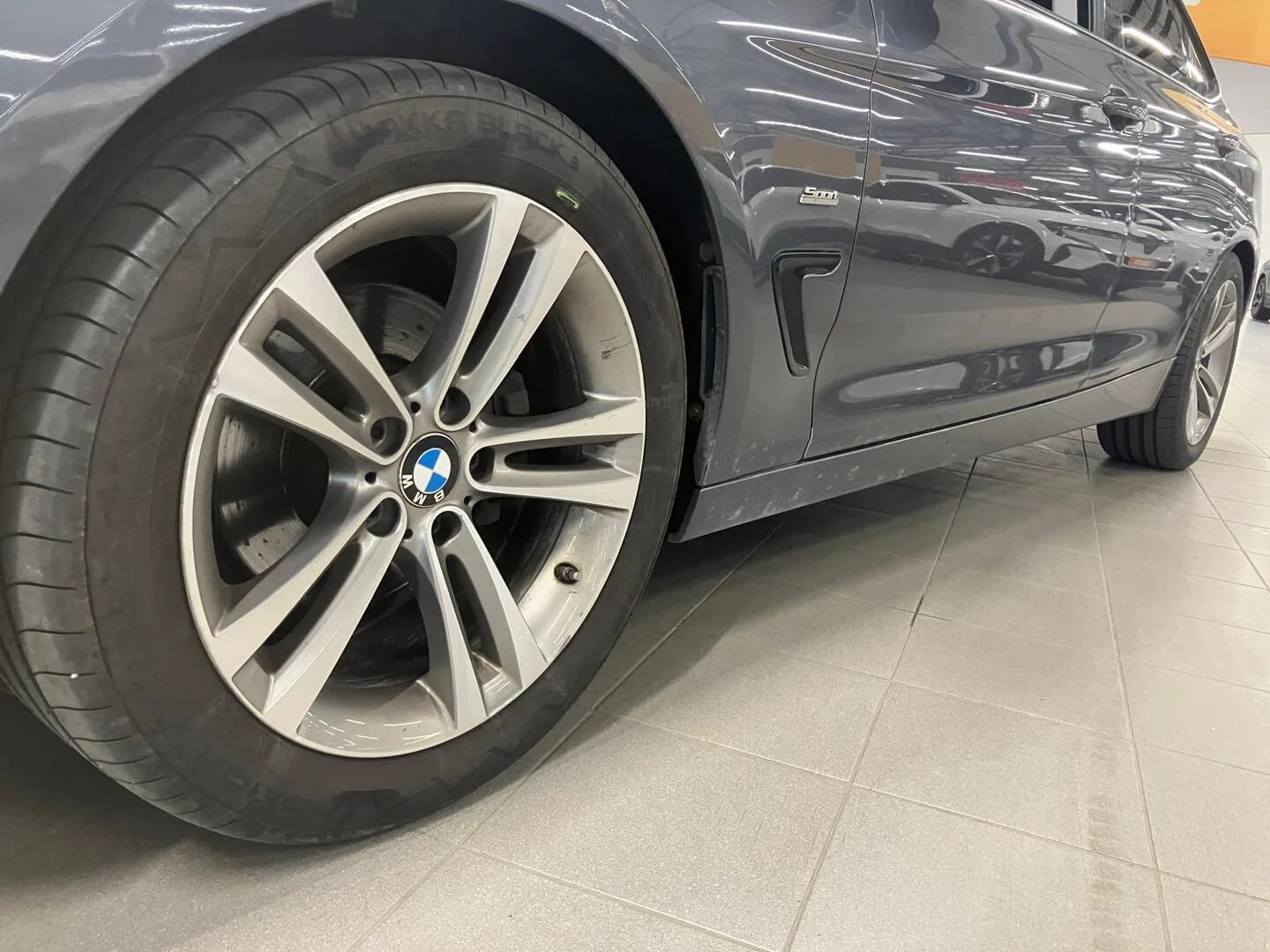 Car Image - 2m2tMUWvv7NxY3gFQp6DeA