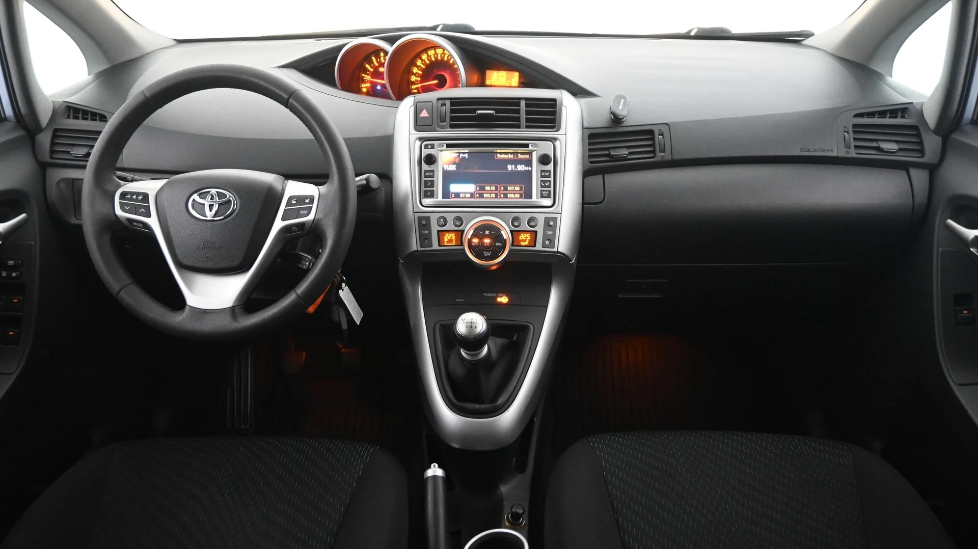 Car Image - 6ZXdyJziDllLtAk0H5eFGJ