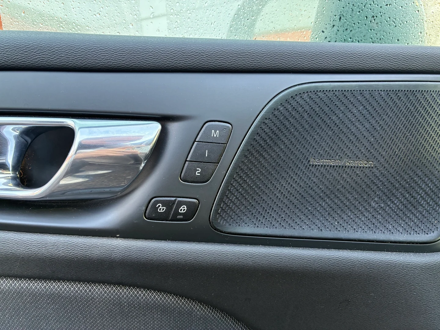 Car Image - 6G7ovd1XRn1UVjsziloAZE