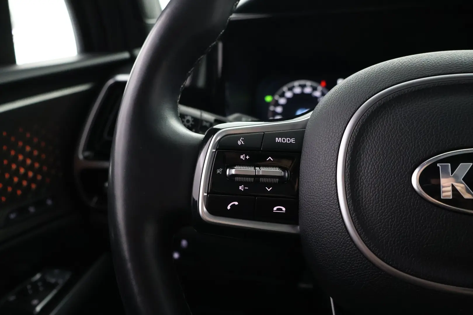 Car Image - 1Oh8HDA9EIpJNoNBcOuSWT