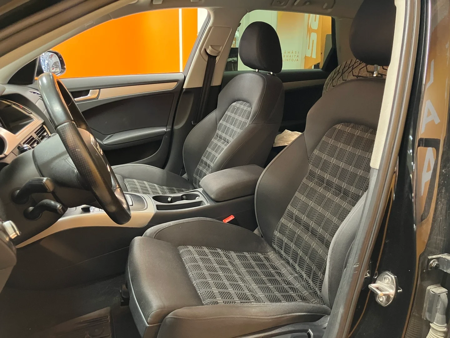 Car Image - 5rkFwSdL8wjJbz704X87Ki