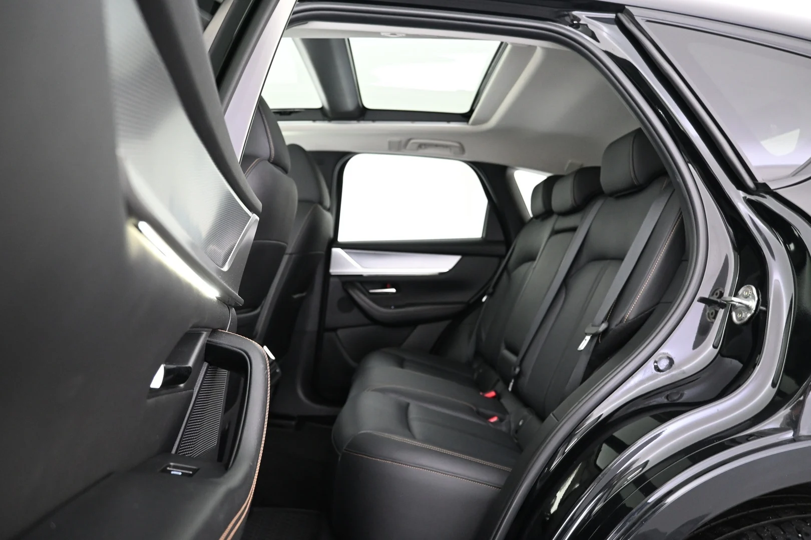 Car Image - 3i4mB2dGIRVPBTiIbQXp37