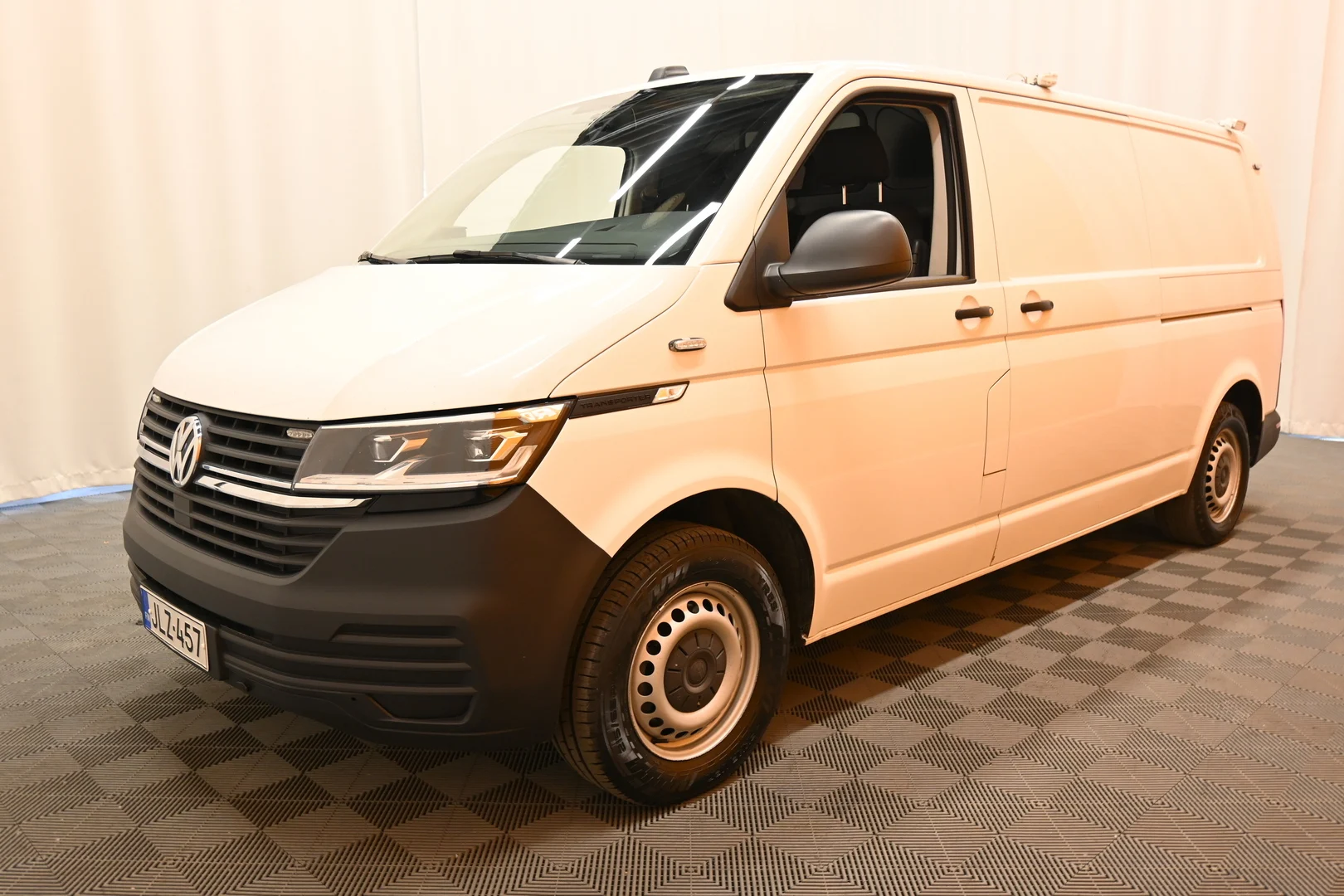 Car Image - 5hA3pa2EonaRMj9FIHOBeW
