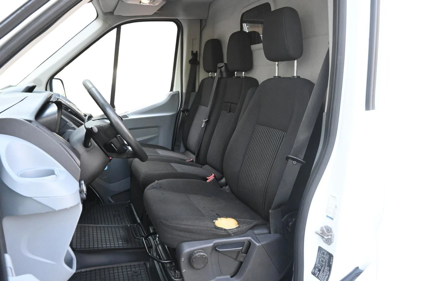 Car Image - 1IQYysiV5ql9tqJBga0QzI