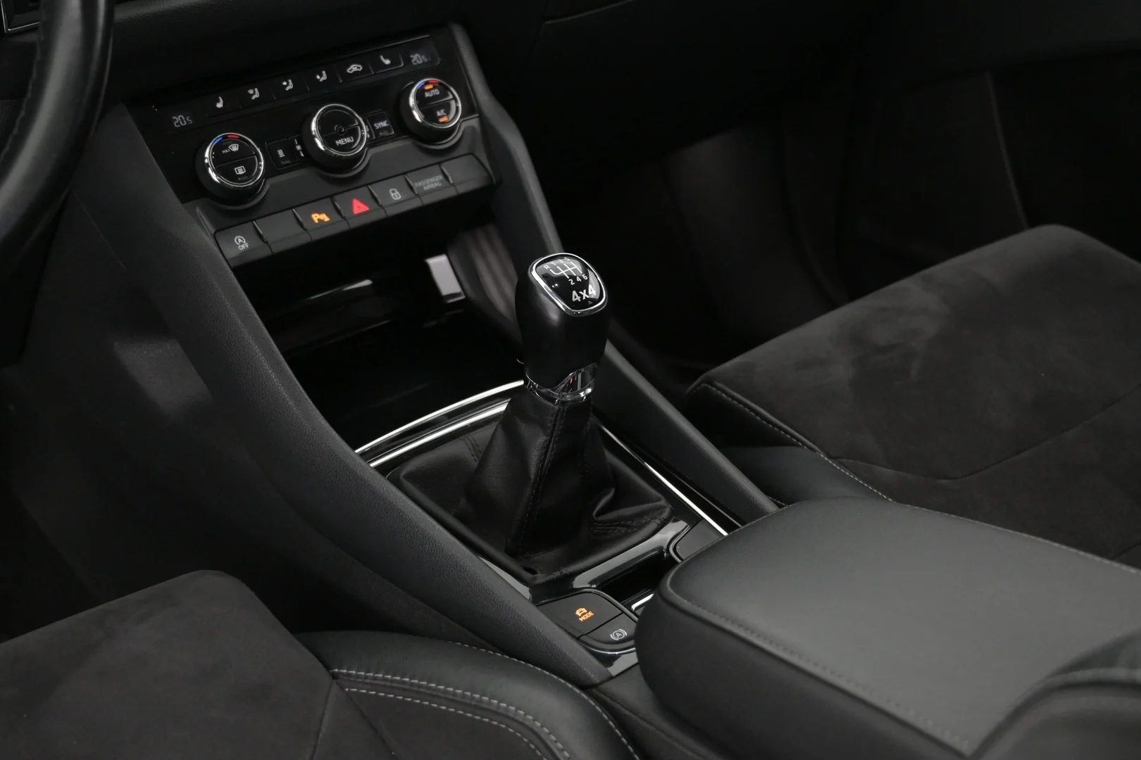 Car Image - 6VAlMILiVP9J8KbHu6L2pJ