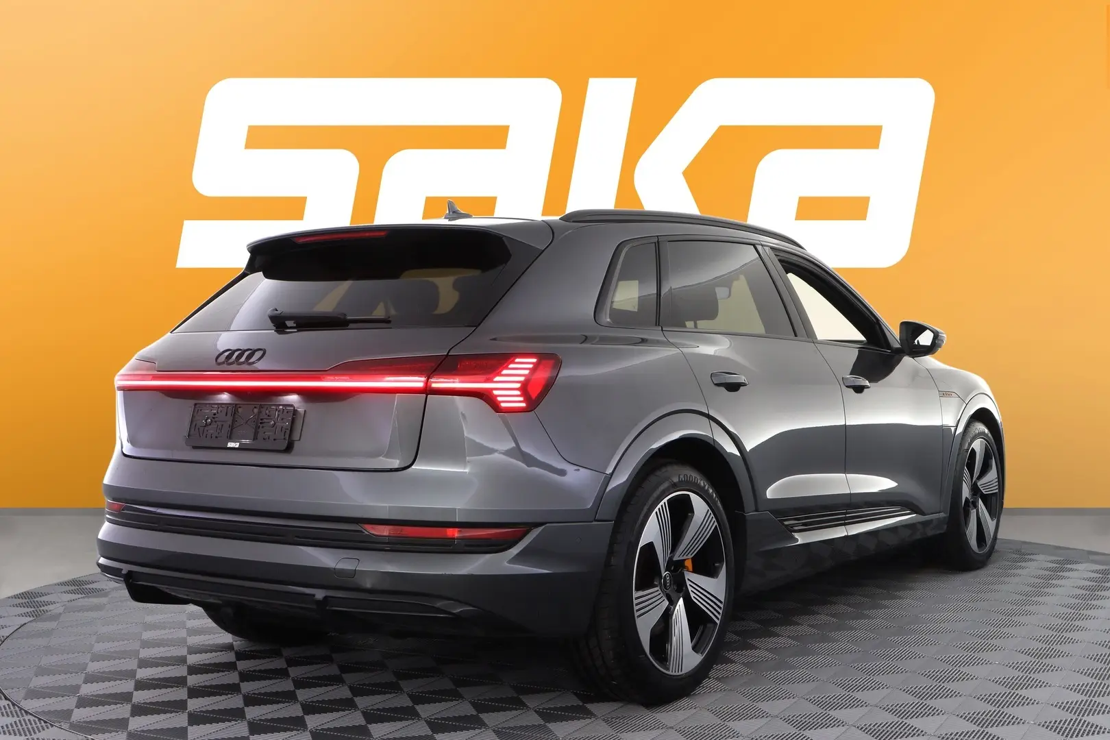 Car Image - 1xILO2glP0eszdecCLY2Yw