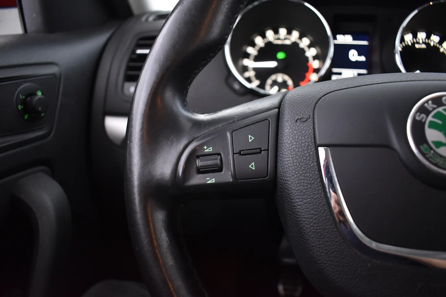 Car Image - 5HrkLo3uruj6qbH9OMWtb2
