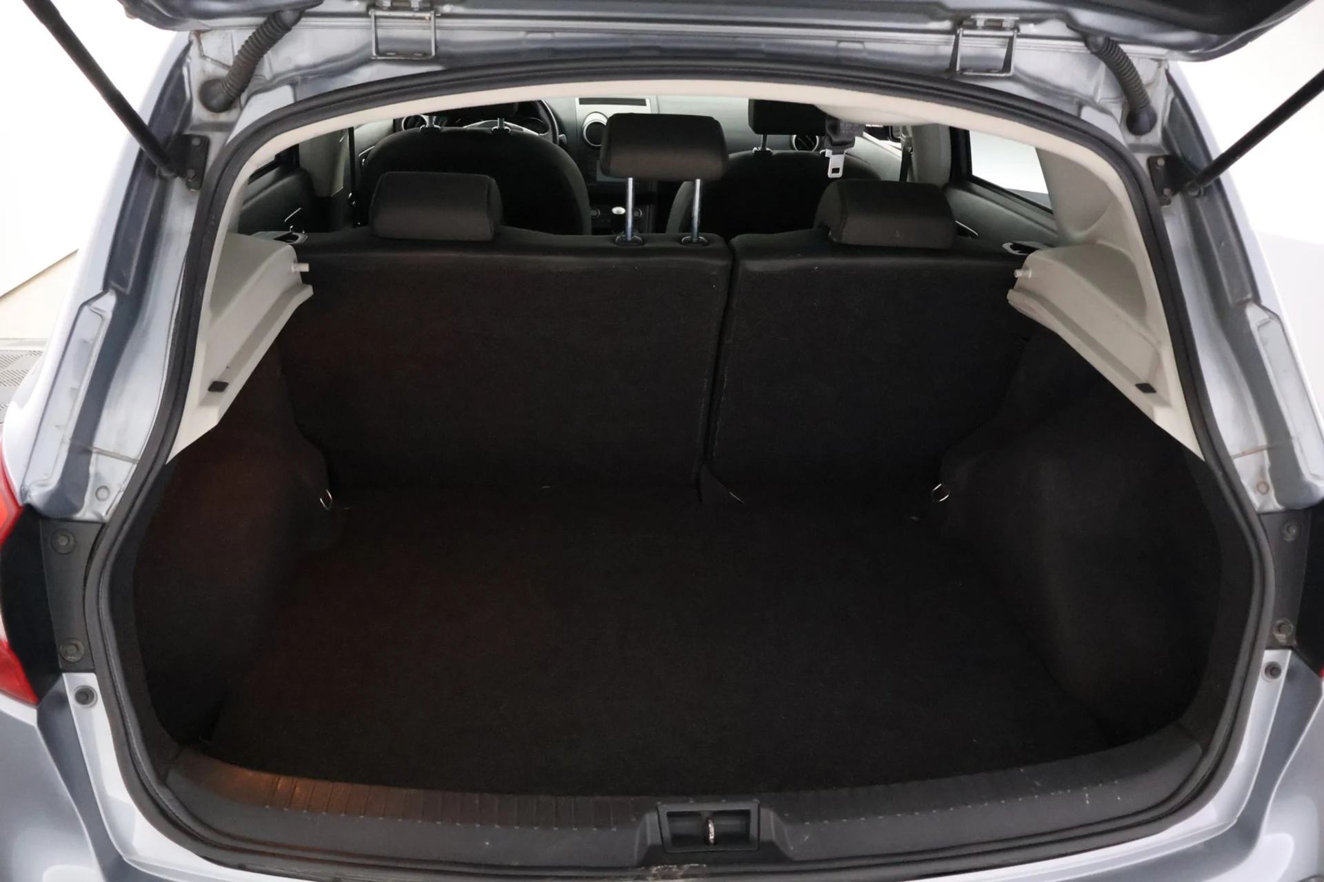 Car Image - QX4YpcJYZbmFztY08fuFj