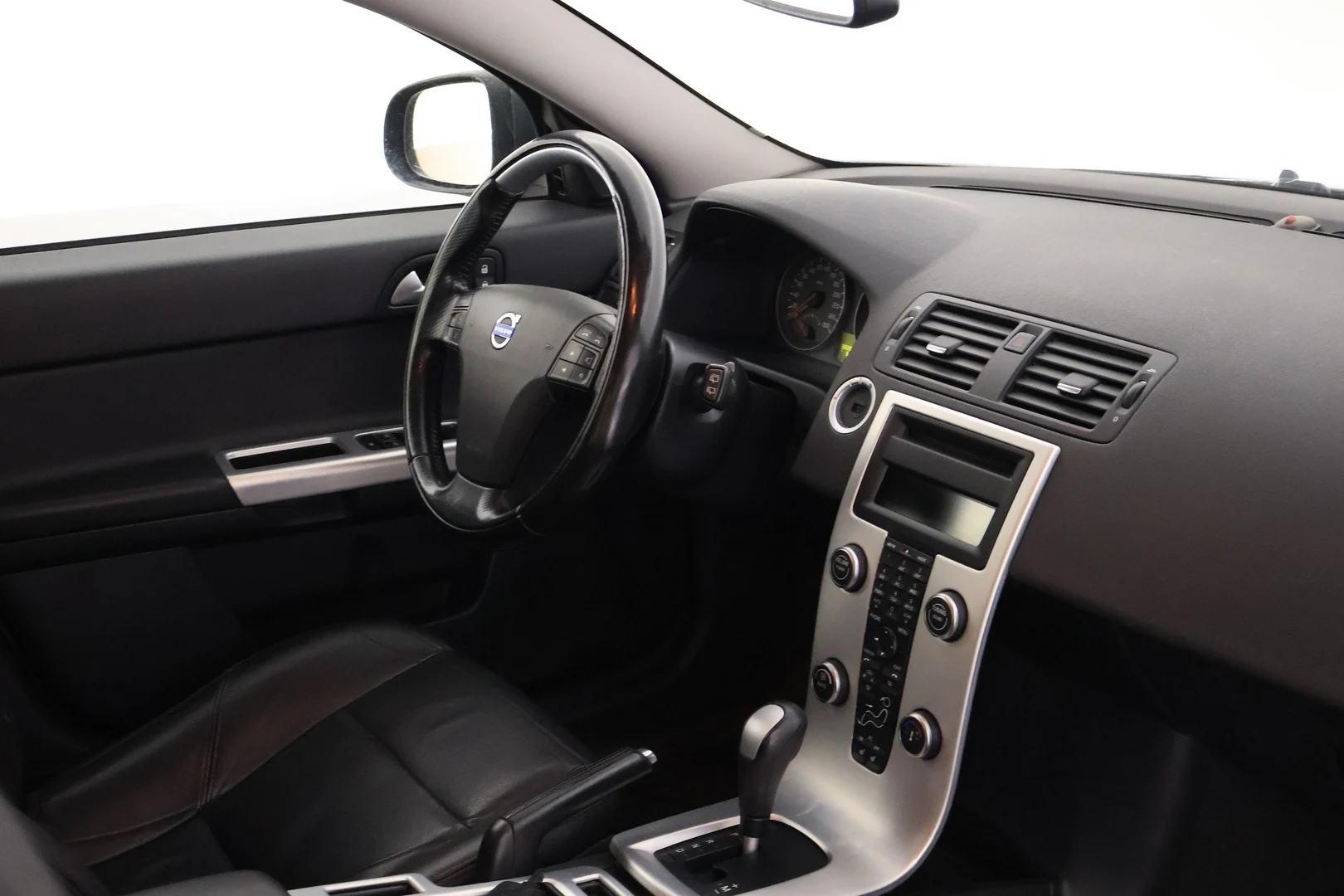Car Image - 61fzXC22VIRG5Pcg0edMNV