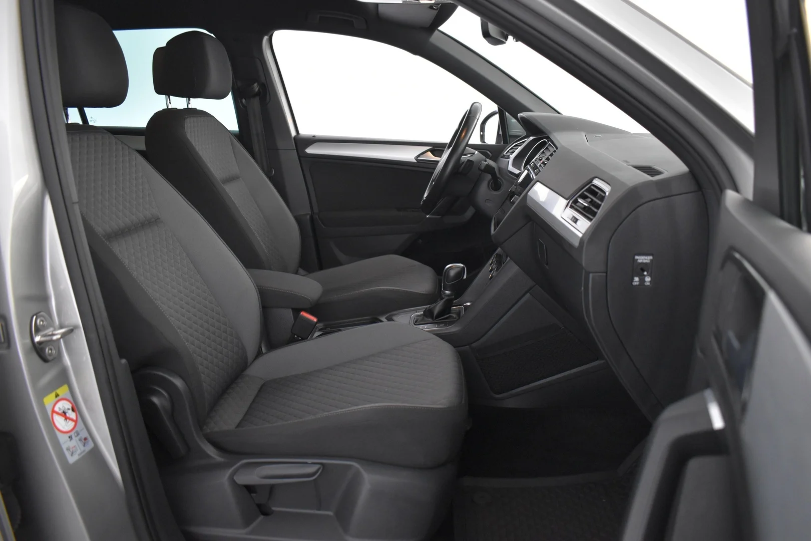 Car Image - 13XslJI1IdqkJT3mQl8glr