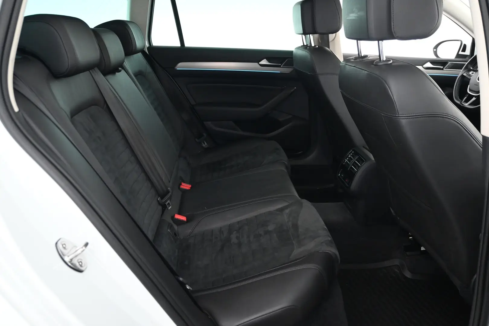 Car Image - 1o8sCdnmbrcMVy0y5wKjTi
