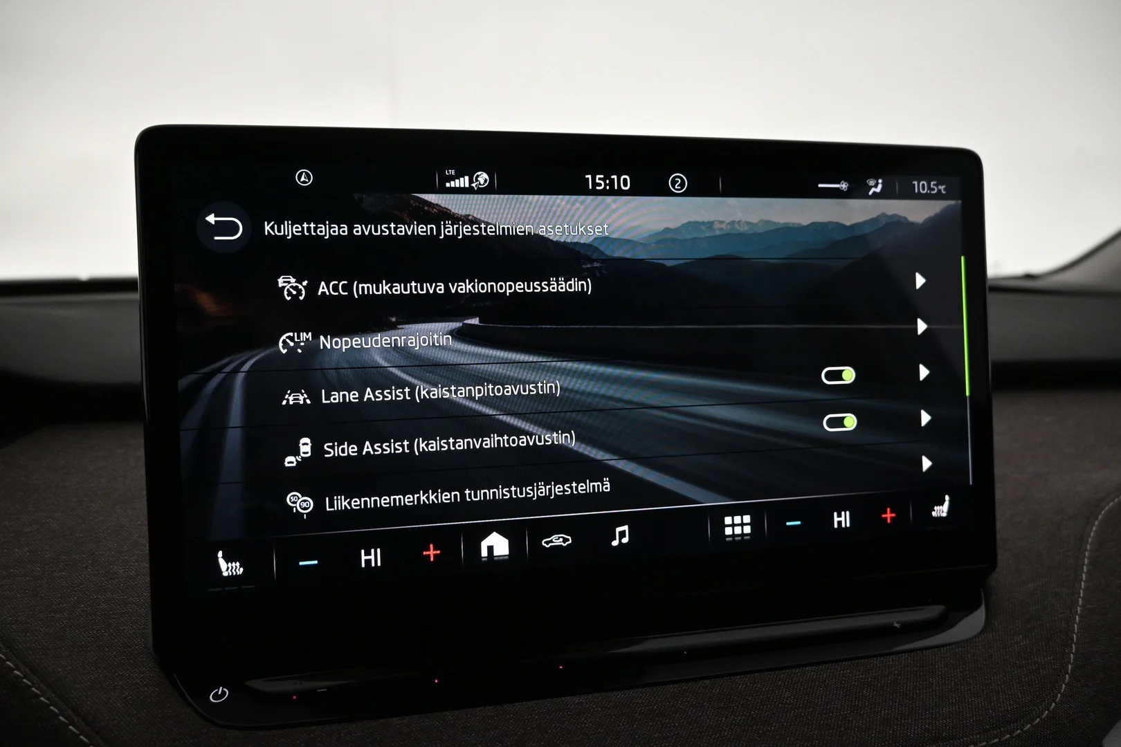 Car Image - c3Sl2OHwcOoI9r9ZKjoXY