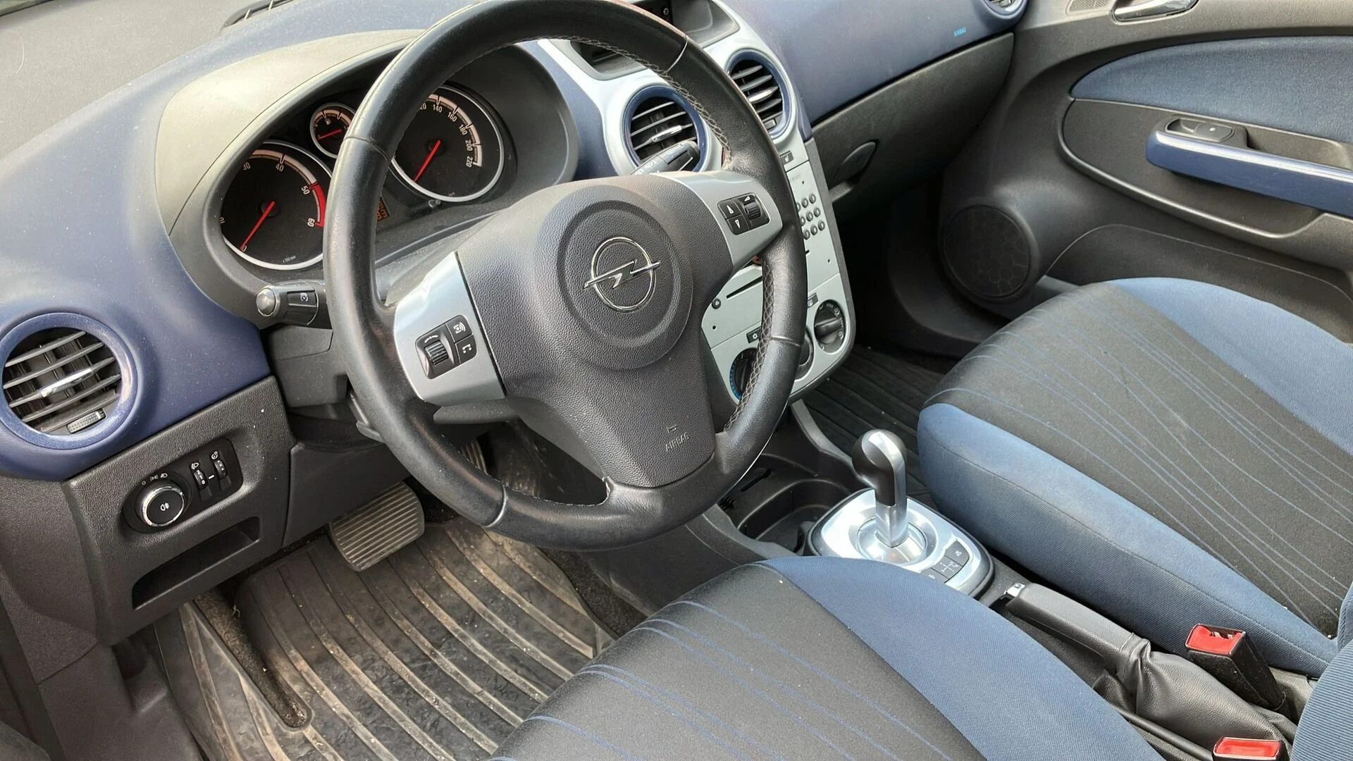 Car Image - 77W4pgDR2QLk4tqT1Q7qpv