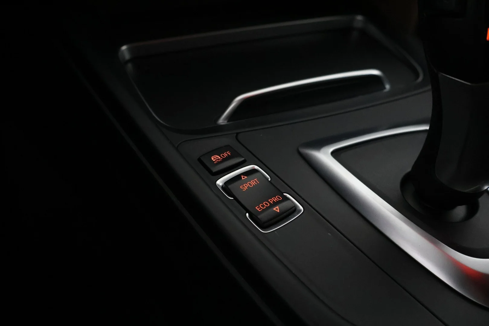 Car Image - 59qLzA8YBOyG13biONoMUB