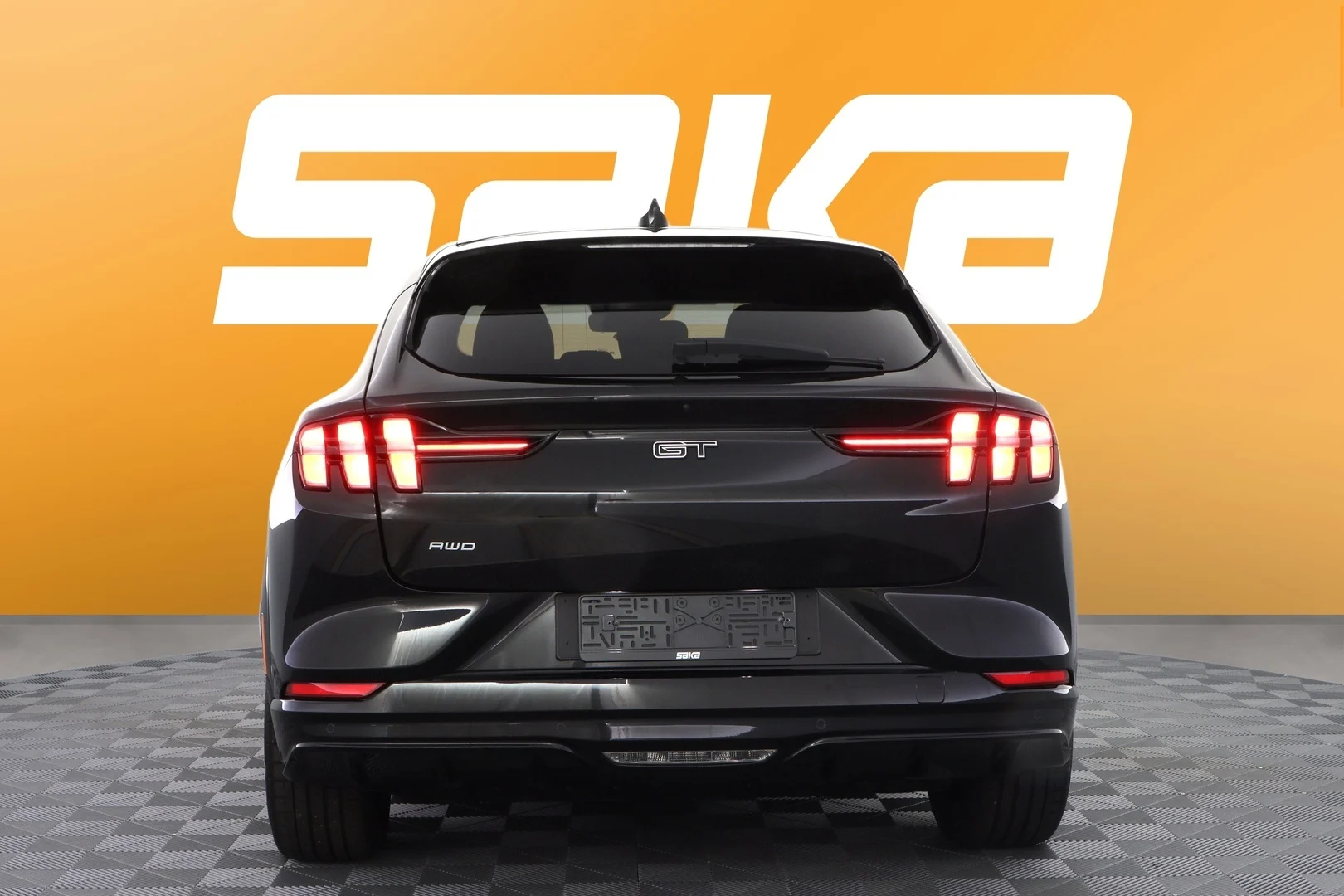 Car Image - 2Ee68aW24NhxR8l2xSF70O