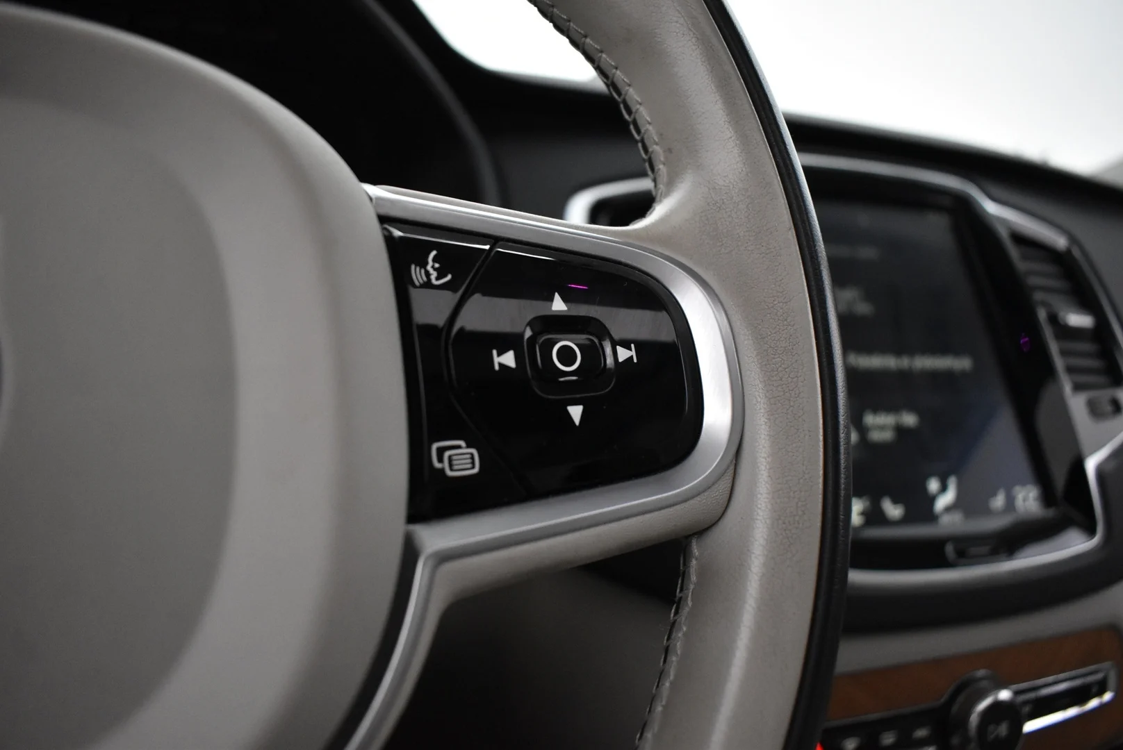 Car Image - z51cht9PwUayRfCMKaHQ3