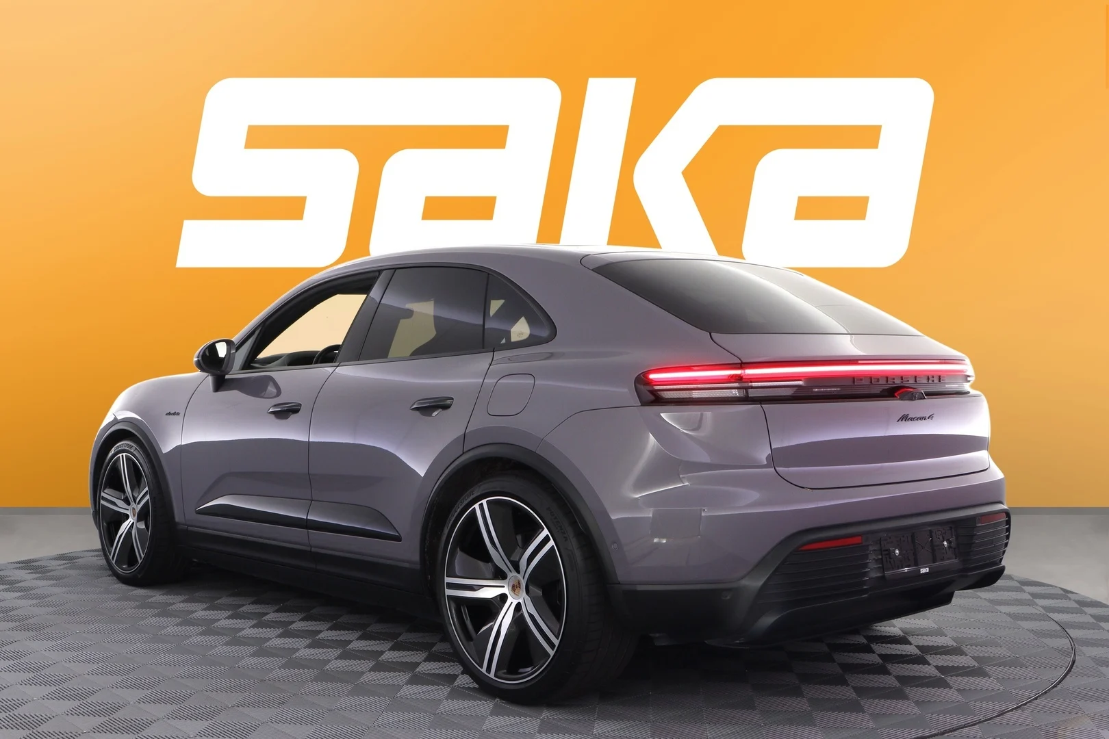 Car Image - u4wp1yNanBxDCB7ZObq0Q