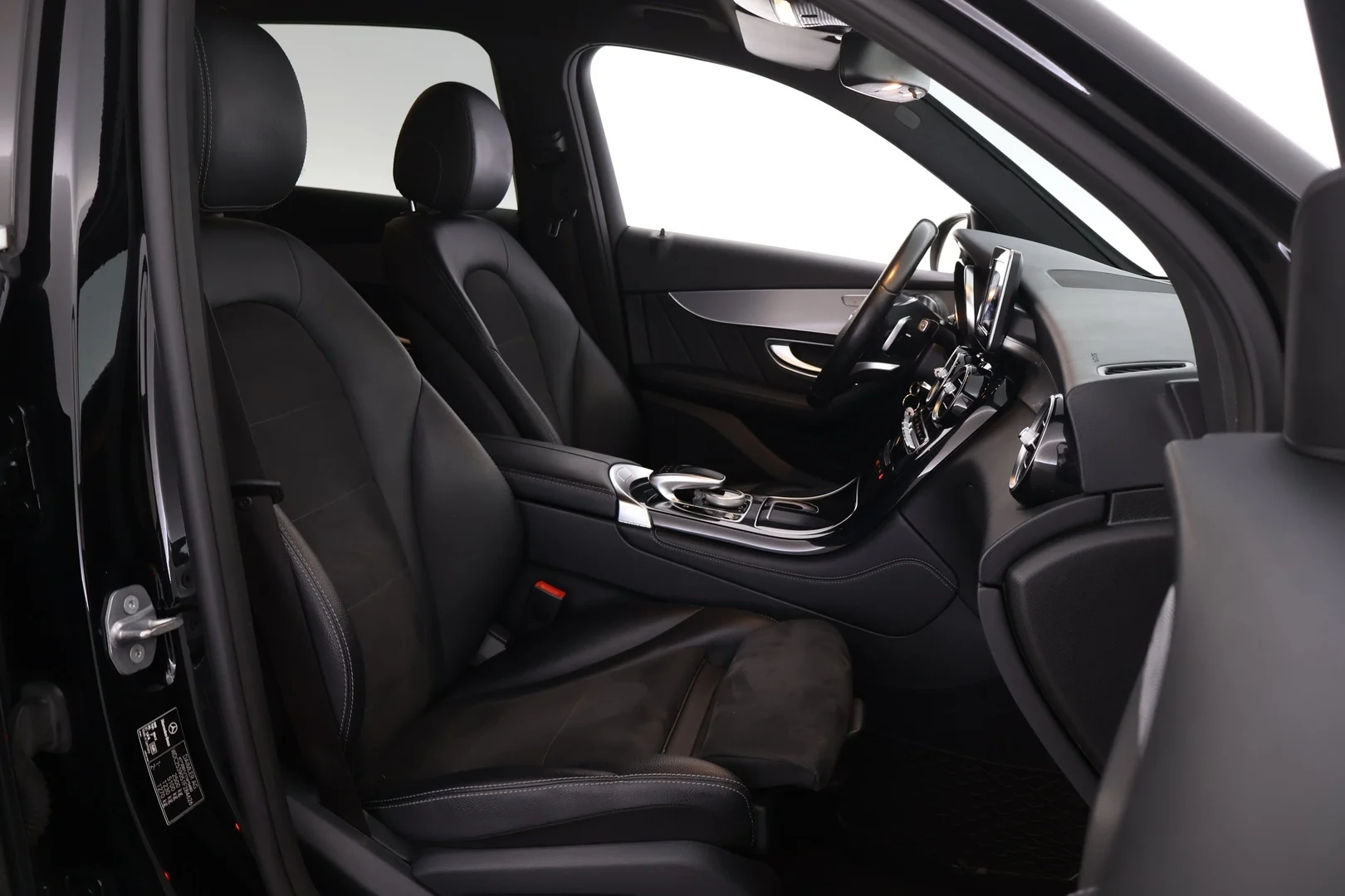 Car Image - RLCnEQRn3Cz2TgY39MSnq