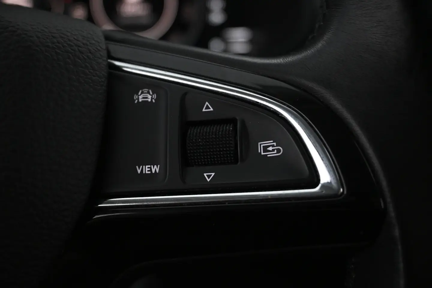 Car Image - 52NKPgV4TbrUrobxTlyZL1