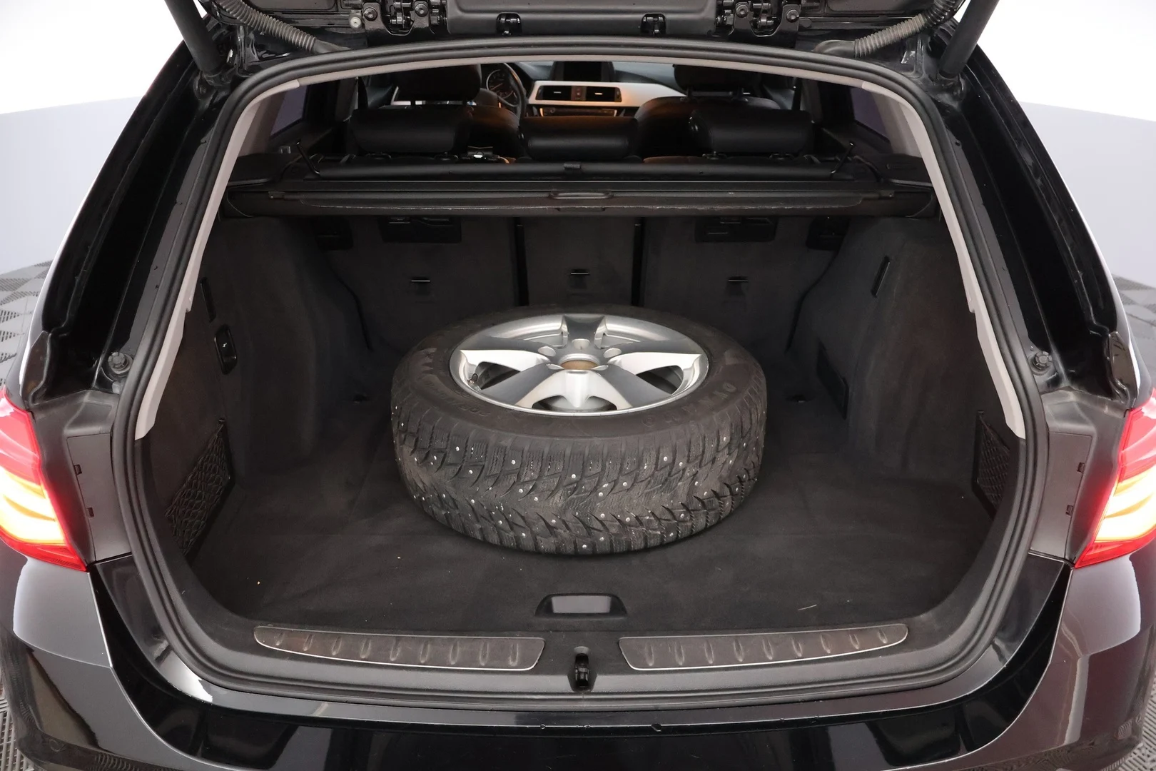 Car Image - 2vWFr6mbsPUiKOYjeDK0Zd
