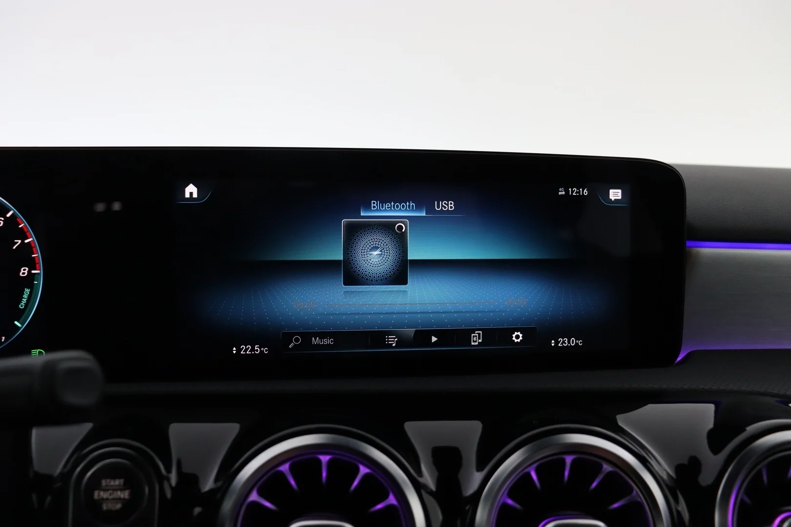 Car Image - 2w3aaUUpwwbrUfxaOp8Ati