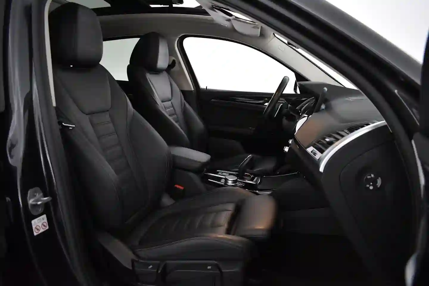 Car Image - 4dNVP0rMG39q8JESkqjCt4