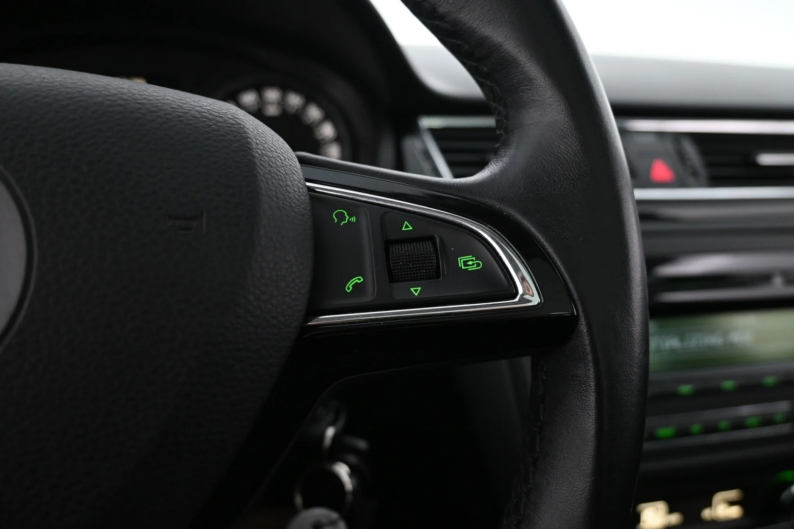 Car Image - 2onbHT1wZtXXSZwPR4e7js