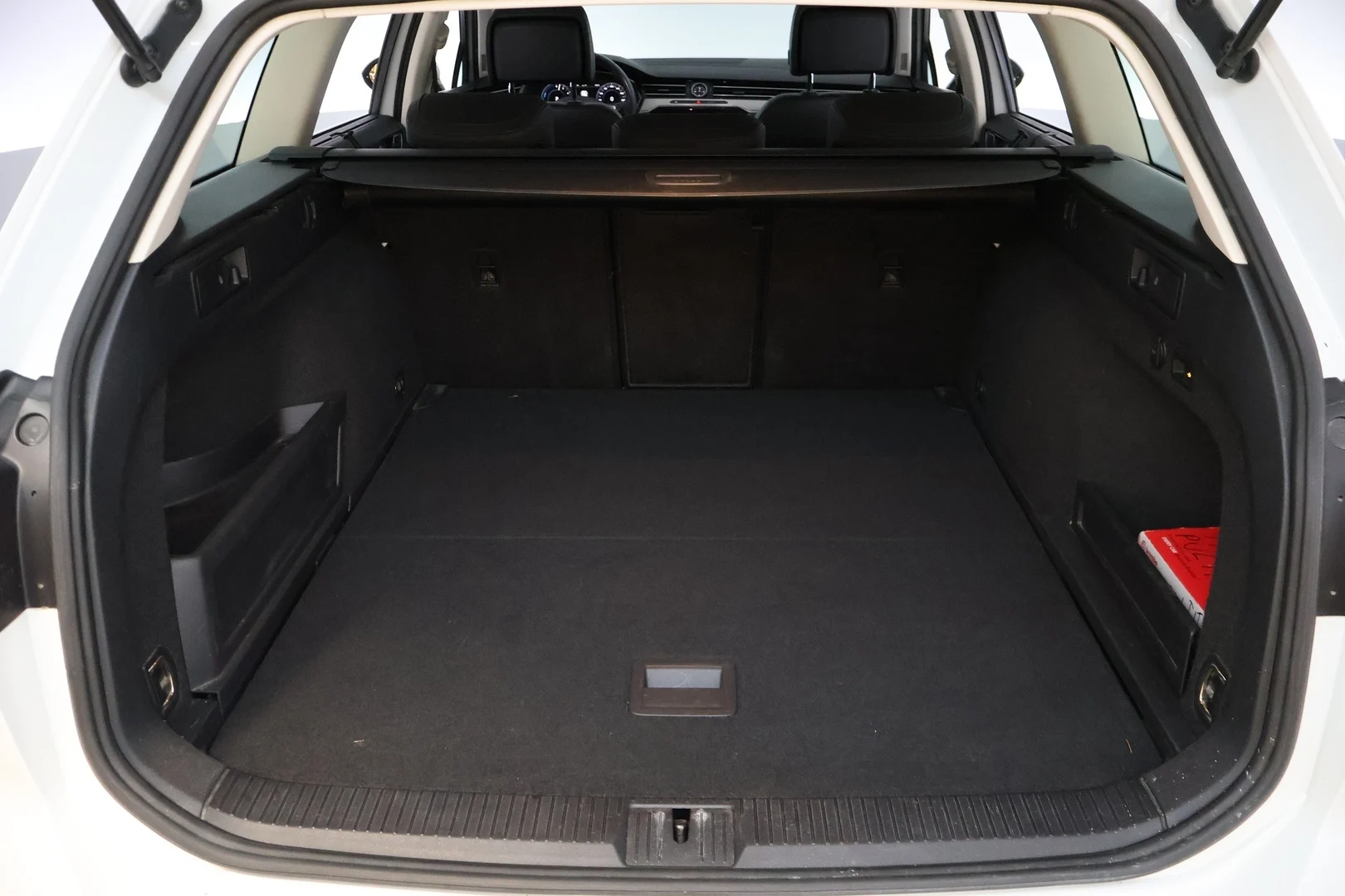 Car Image - NSDo8DdjIv3gfDPjlqTh9